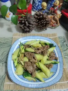 Cucumber beef