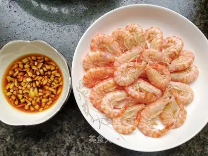Nine knots of shrimp