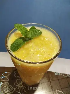 Fresh orange juice