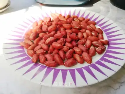 Flying peanut rice