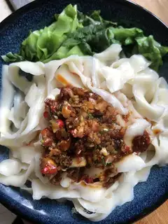 Sour spicy noodles
