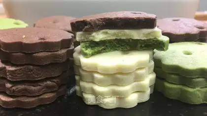 Three-coloured fragrance cookies