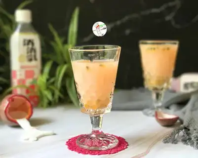 Strawberry milk with vanilla