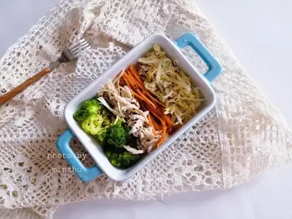 Chicken chest vegetable salad