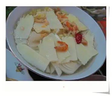 Winter bamboo shoot pickles soup