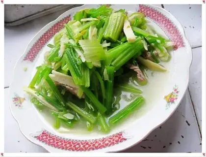 Celery shredded pork