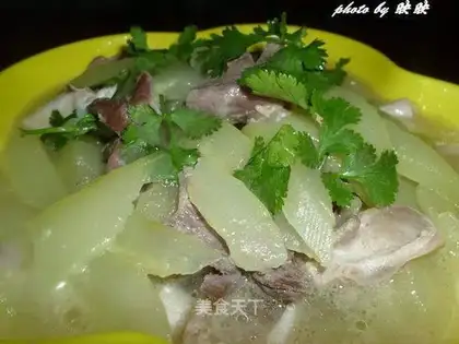 Duck gizzard and cucumber soup