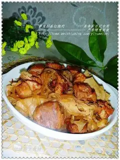 Braised pork with bamboo shoots and vermicelli