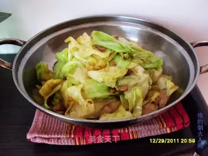 Dry pot hand-shredded cabbage