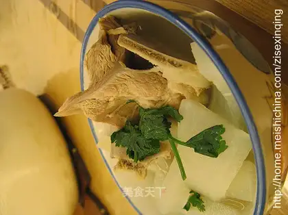 White radish mutton soup
