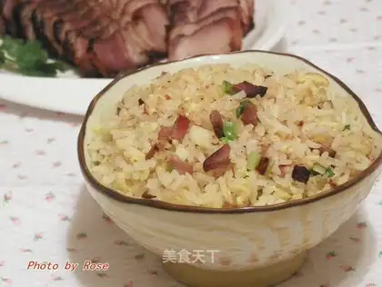 Fried rice with golden and silver roasted pork