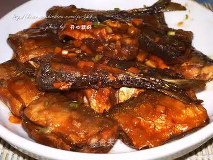 Saury in tomato sauce