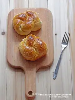 Maple sugar and cinnamon bread