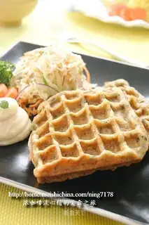 Black pepper beef waffles