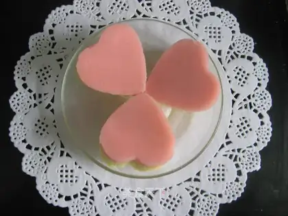 Strawberry jelly yogurt cake