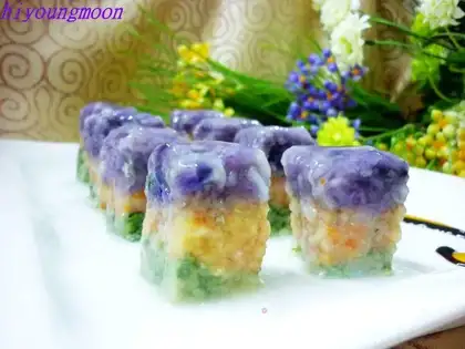 Vegetable-flavored meat cake