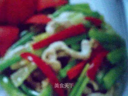 Fried shredded pork with red and green