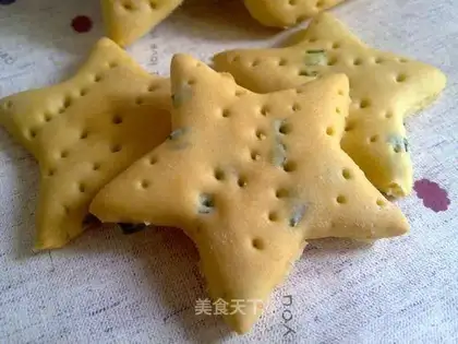 Chive soda cookies