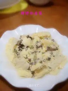Sea cucumber egg custard
