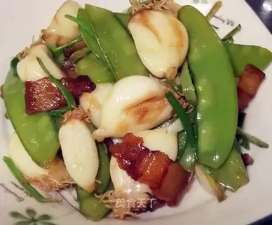 stir-fried garlic with lotus beans