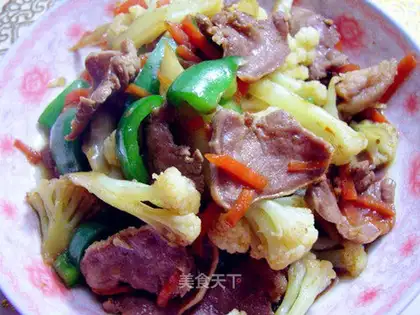 Braised tongue slices in brown sauce