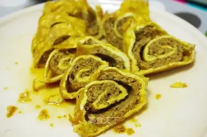 egg roll with minced chicken