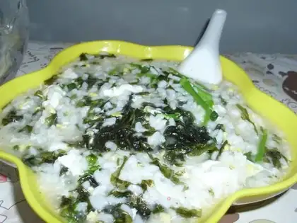 Seaweed and egg porridge
