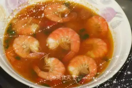Shrimp soup with tomato