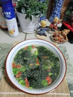 Clothes and ribs soup