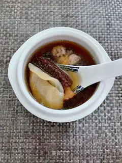 The lamb bellyfish gel soup