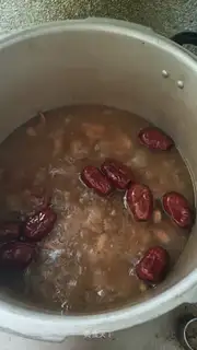Pig hoof soup