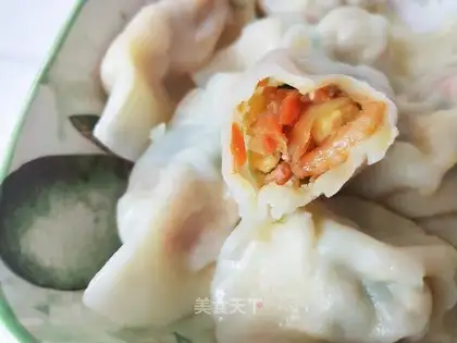 Egg shrimp skin carrot dumplings