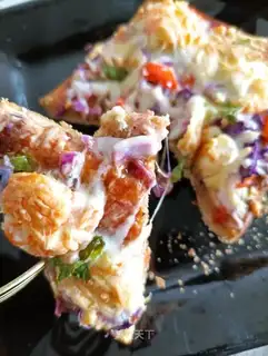 Shrimp toast pizza