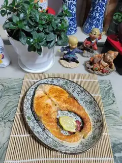 Fried salmon