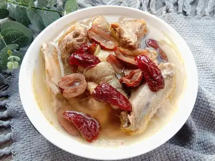 Red-tree chicken soup