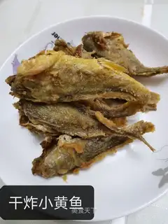 Dried and fried yellowfish
