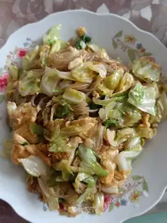 A caterer fan