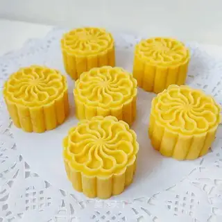 Green bean cake