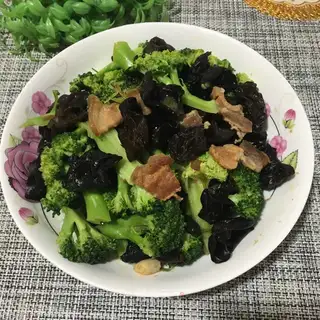Five flowers for broccoli