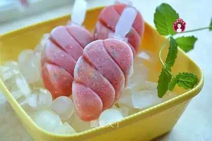 Tomato pastries, honey popsicle