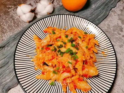 Tomatoes without bones and chicken claws