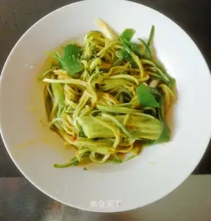 Plug in cucumber silk onions