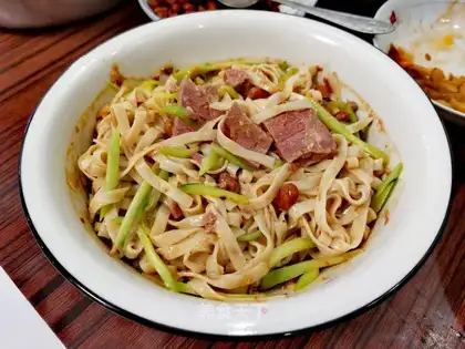 Soy sauce red noodles
