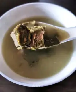 Fish and grass, skinny soup