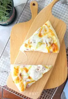 Black pepper sausage pizza