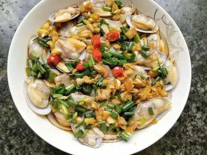 Squeeze the clams
