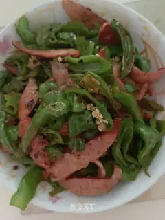 Paprika fried red sausage