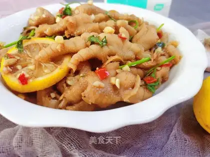 Spicy, boneless claws