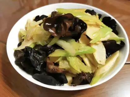 The celery-mucchie-san