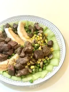 Steak cucumber energy salad